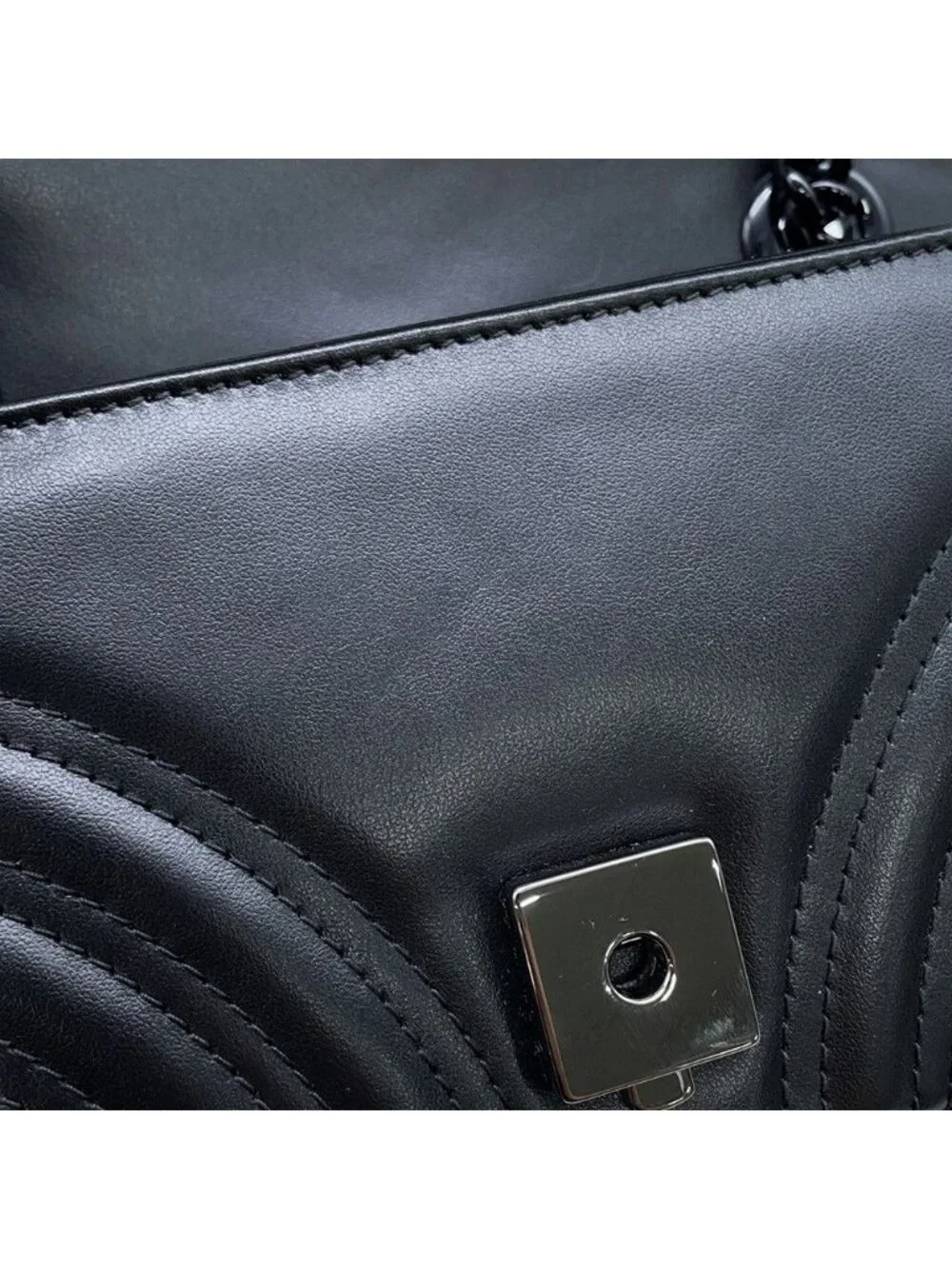 Gucci Chain Shoulder Bag GG Marmont Chevron Quilted Leather Small Black